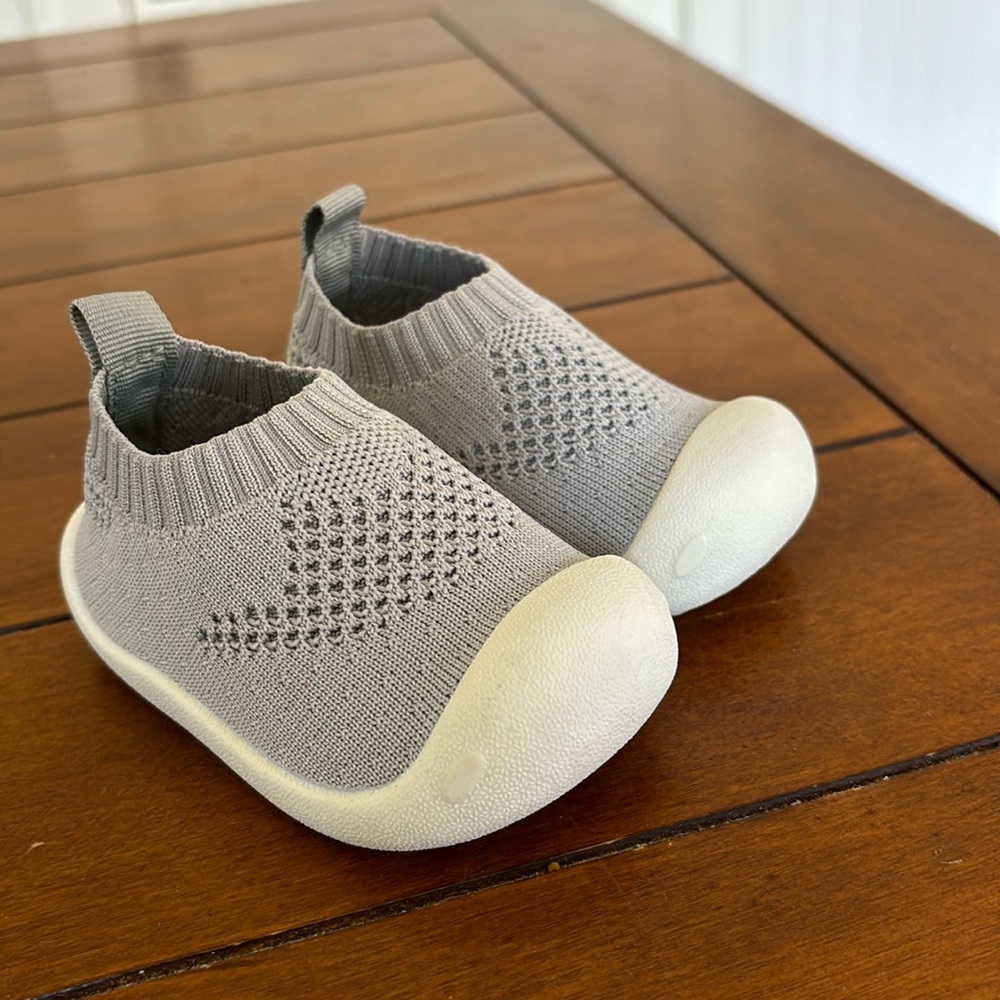 Pompon Baby slip on shoe